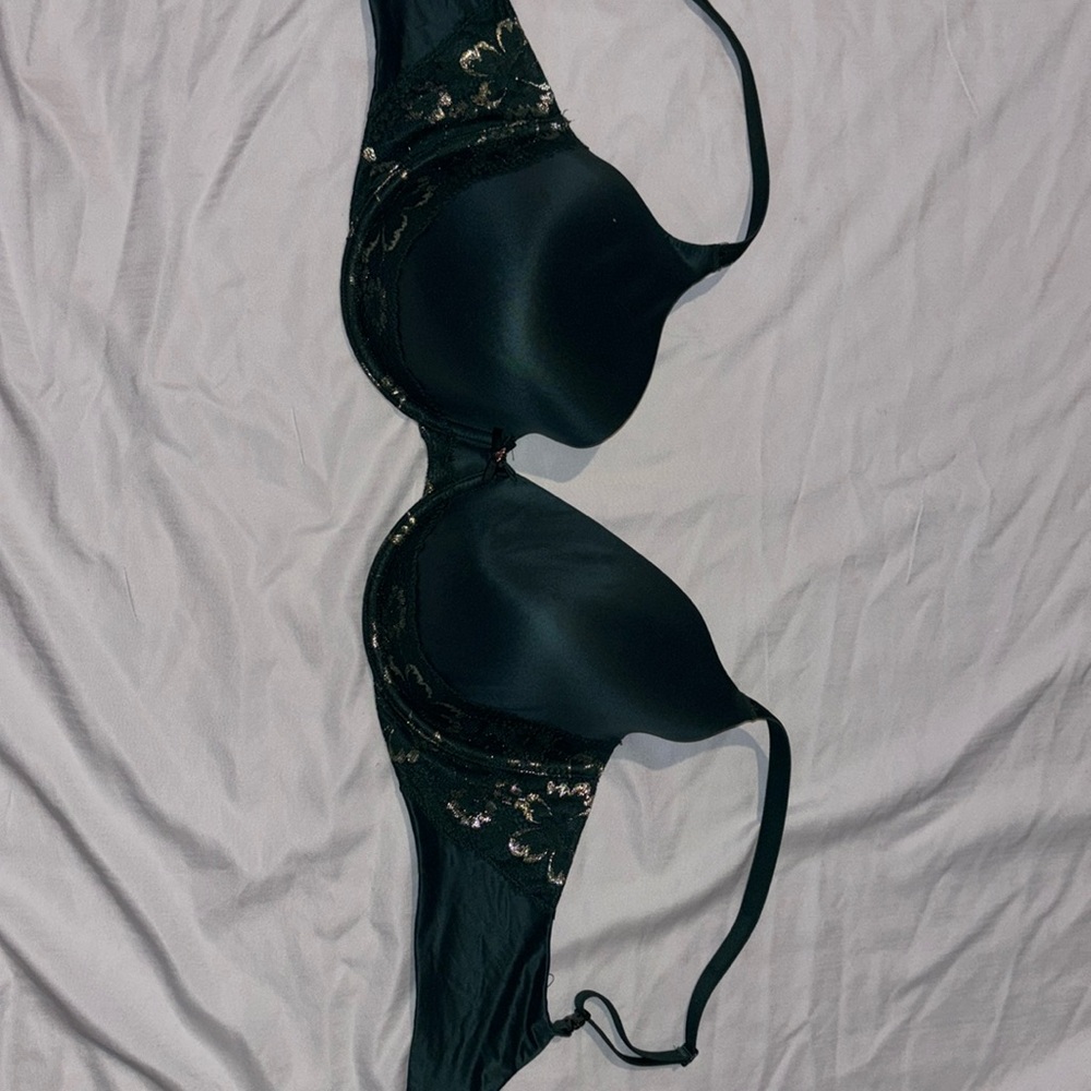 Victoria’s Secret lightly line underwires bra size 36DD